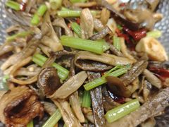 -香巴拉云南餐厅(华莱坞店)