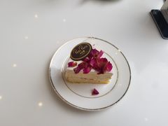 玫瑰荔枝戚风芝士-PETIT PARIS 小巴黎(凯德1818店)