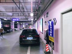 -大宁国际商业广场-地下停车库