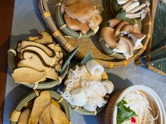 -慢丽江·云南野生菌土鸡锅(付家庄店)