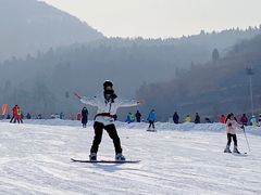 -济南卧虎山滑雪场