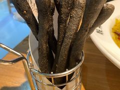 蘸汤吃的黑油条-新太二·鲜料川菜(智慧城广百店)