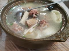 馄饨老鸭煲-老品芳