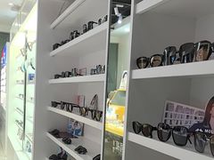 -诺柯视眼镜-蔡司依视路官方工厂店(淞南一店)
