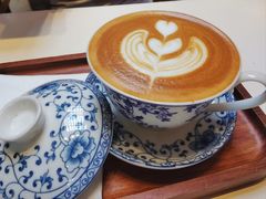 澳白-Huii cafe&bar 绘咖啡(U37店)