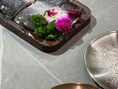 -围炉肉舍•炭烤活鳗•丹东海鲜烤肉(步行街店)