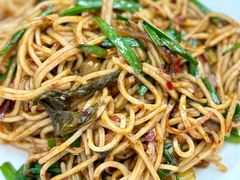 -巍山𤆵肉饵丝