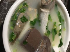 -佬土鹅肠火锅(解放路店)