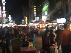 -六合夜市