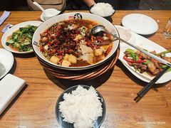 -泉畔人家·老济南经典鲁菜(大明湖店)