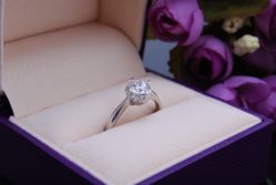 -威德钻石-克拉钻大本营(南京东路店)