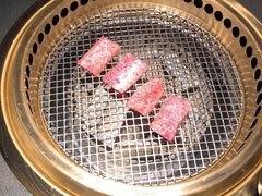 -铭牛烧肉·和牛海鲜自助(高新月牙湖店)
