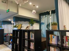 -悦享绿山墙西餐厅