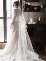 -艾米丽婚纱礼服