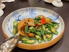 头抽炒秋葵黑豚肉-广州文华东方酒店·江-由辉师傅主理
