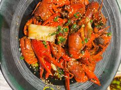 -肥肥虾庄·金牌油焖大虾(首义路店)