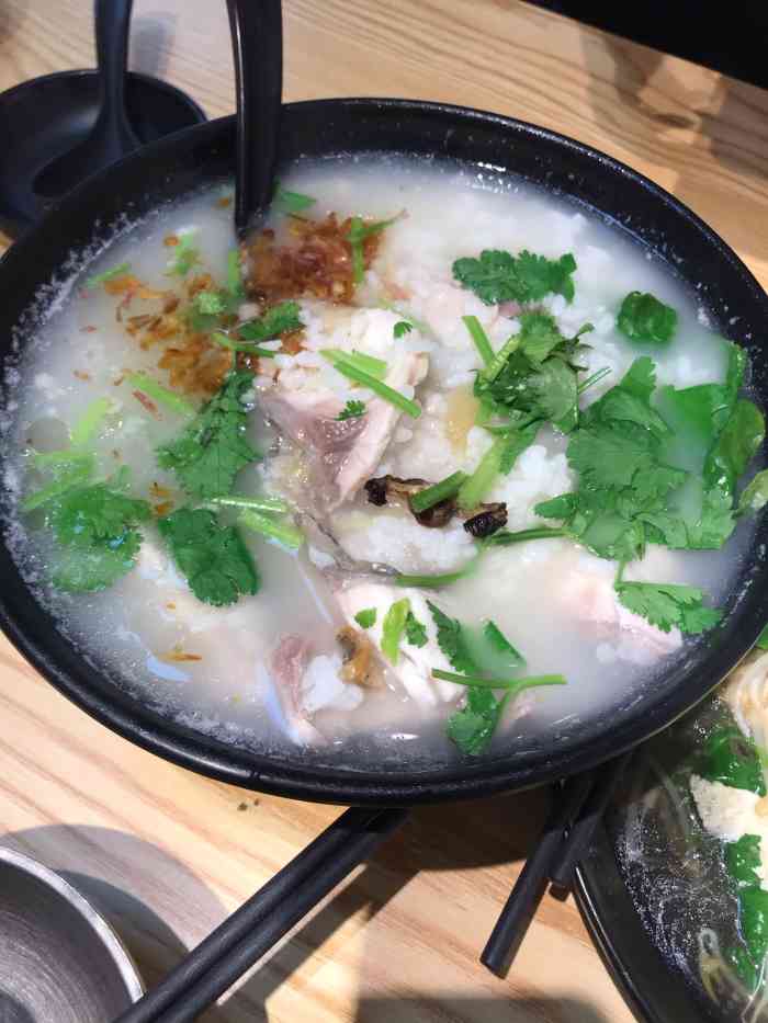 洪阳鱼粥-"看了几个网友说卫生条件不怎么好,但我觉得.