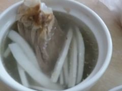 椰子炖鸡腿汤-东平传统鸡饭(德信华城店)