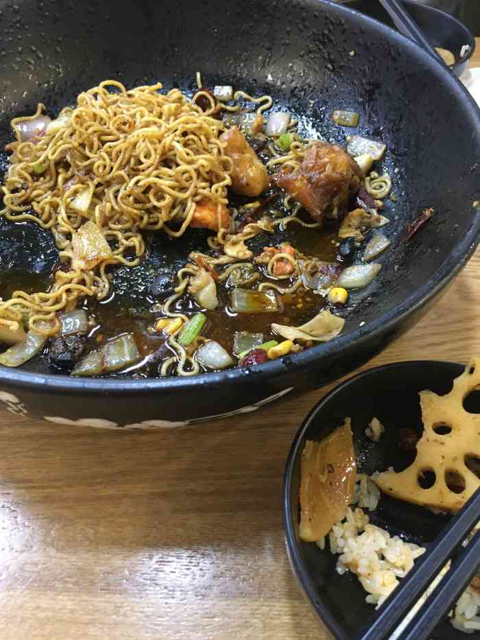 临近过年了,店里没啥人,外卖倒是还挺多.