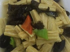 -天天向上素食餐厅(五台山店)