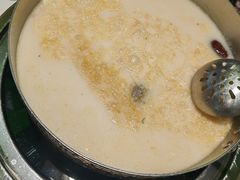 -洪氏嗨捞·广东猪肚鸡·椰子鸡火锅(西咸万象城店)