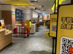 大堂-麦当劳(百联西郊购物中心店)