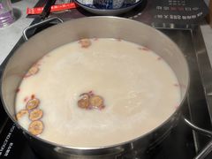 -尚尚仙·酸汤猪手·猪肚鸡火锅(华联万柳购物中心店)