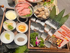 -围炉肉舍•炭烤活鳗•丹东海鲜烤肉(步行街店)