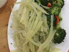 -雷祖芳老妈蹄花店