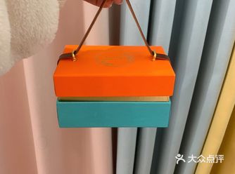 爱马仕橙与Tiffany蓝的色系碰撞 竟然也意外的好