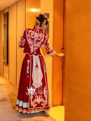 点击看大图 -艾拉·女王婚纱礼服馆