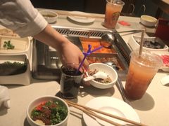 -海底捞火锅鲜切牛肉主题店(长寿路店)