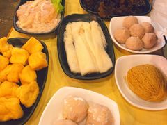 -鲜入围煮花胶鸡海鲜火锅