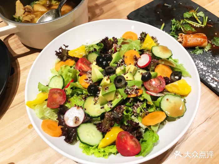 朵朵开素食餐厅(后宰门街店)牛油果藜麦沙拉图片 - 第2张