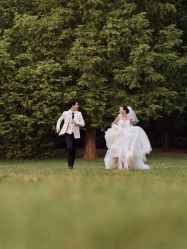 -易摄影婚纱摄影工作室