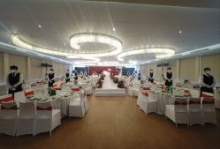 -Doris一站式游轮婚礼船东直营店(外滩店)