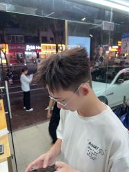 -藤野造型专业烫染接发