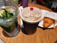 -WOW coffee