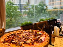 窑烤低温牛肉小土豆披萨配酸黄瓜-五感食喜(南城店)