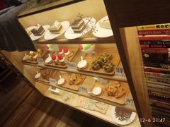 -猫的天空之城概念书店(杭州南宋御街店)