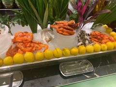 -广州万富希尔顿酒店·感趣自助餐厅·金秋蟹宴生蚝海鲜刺身烧烤