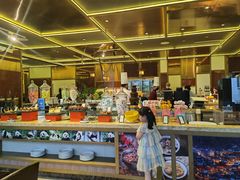 自助取餐区-大中华希尔顿酒店-念自助餐·嗨啤·小龙虾