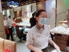 -海底捞火锅鲜切牛肉主题店(长寿路店)