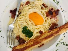 -Chom Cafe and Restaurant