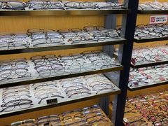 -优医视平价眼镜蔡司依视路折扣工厂店(十里堡店)