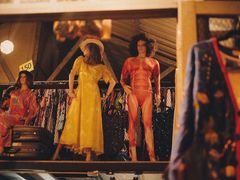 -席娜卡琳火车铁道夜市