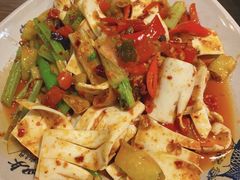 火爆黄喉-肖四女乐山跷脚牛肉(世博源店)