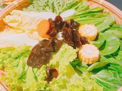 -尚尚仙·酸汤猪手·猪肚鸡火锅(华联万柳购物中心店)