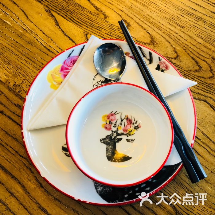 新白鹿餐厅餐具摆设图片-北京杭帮菜-大众点评网