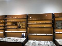 -罗伯特眼镜·蔡司官方授权(罗湖国贸店)
